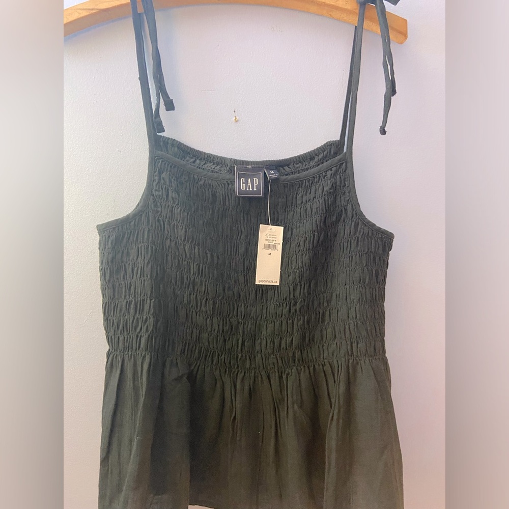 Cropped smocked tank, NWT